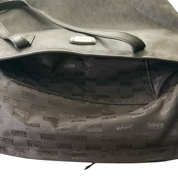 Michael Michael Kors, Signature LRG Black Tote Handles have Trim Wear see pics - Picture 10 of 17